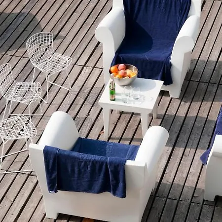 Nina Relais Boutique Couette-café Carate Urio